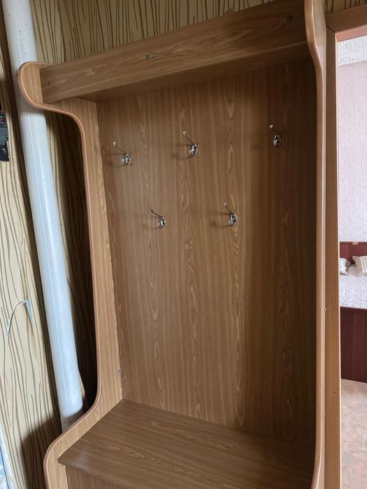 Продаю прихожую_