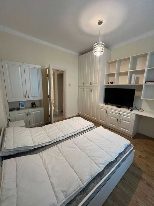 Дава се под наем Тристаен апартамент в София, Център - 115 кв.м за 999 € - Снимка #7