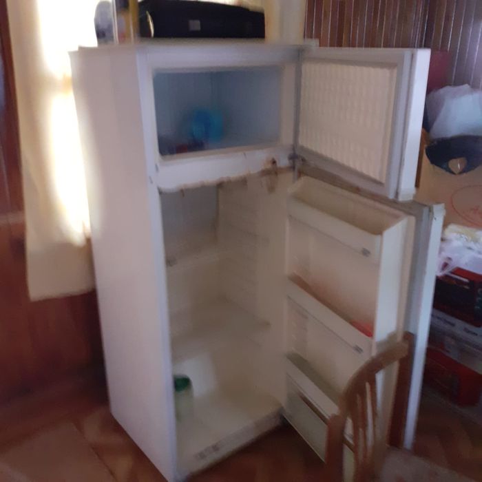 продается холодильник