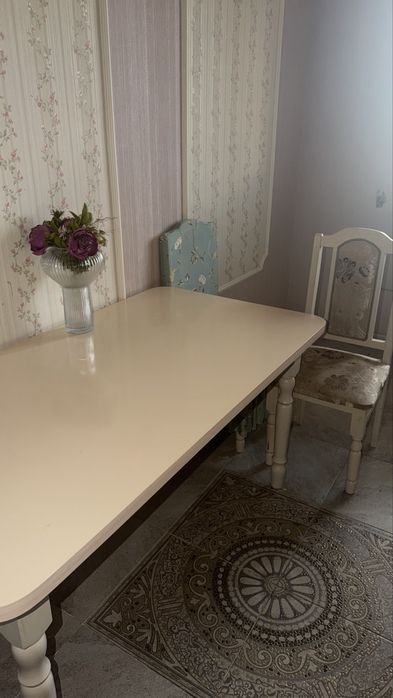 Продается стол и 6 стульев