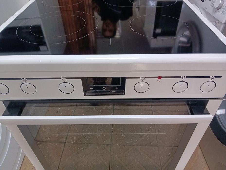 Свободно стояща печка с керамичен плот Аег Aeg 2 години Гаранция!