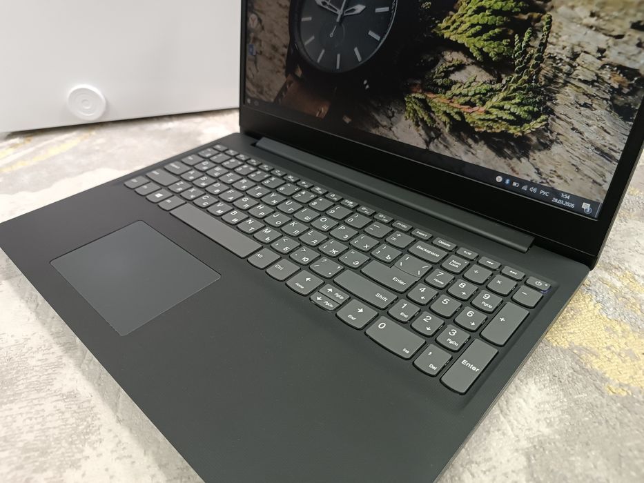 Ноутбук Lenovo AMD Современный.