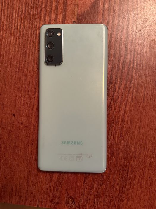 Продам samsung s20fe 128