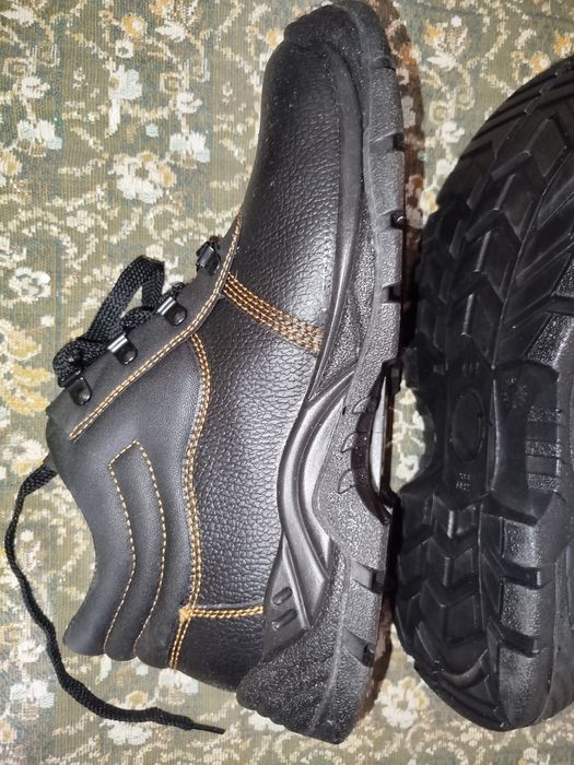 Мъжки работни обувки 44 номер