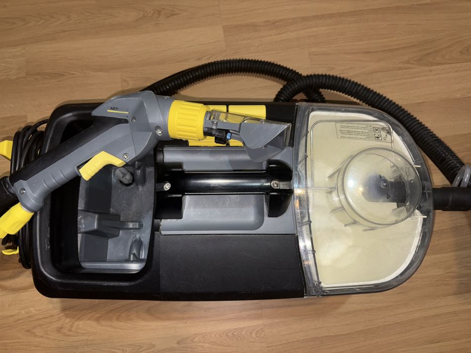 Aspirator profesional Kärcher Puzzi 10/1