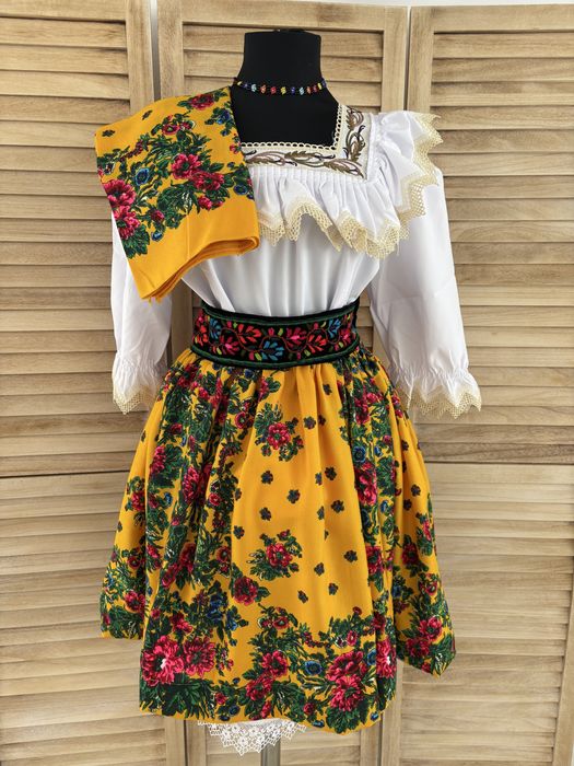 Costum popular pentru femei de Maramures.