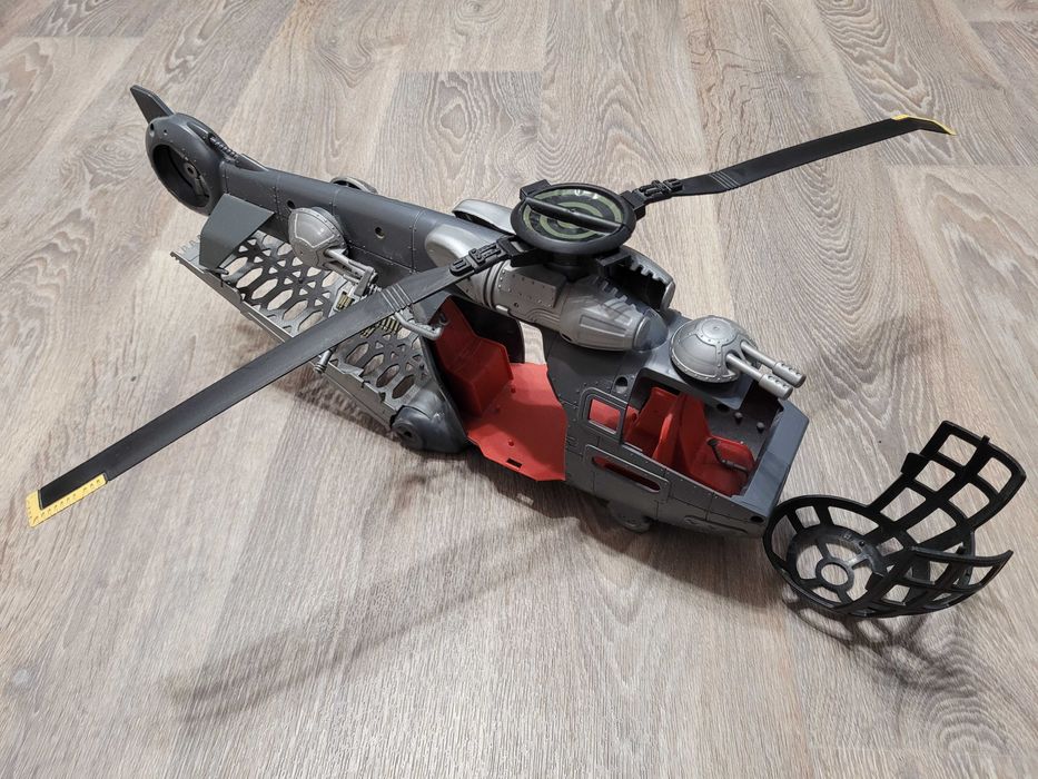 Игрушка вертолёт