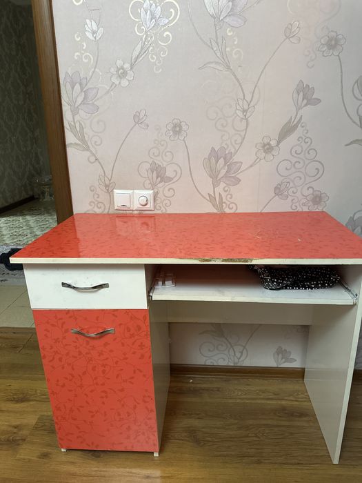 Учебная парта для детской