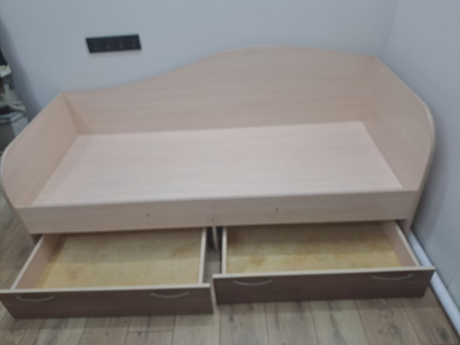 Продам кровать подростковую