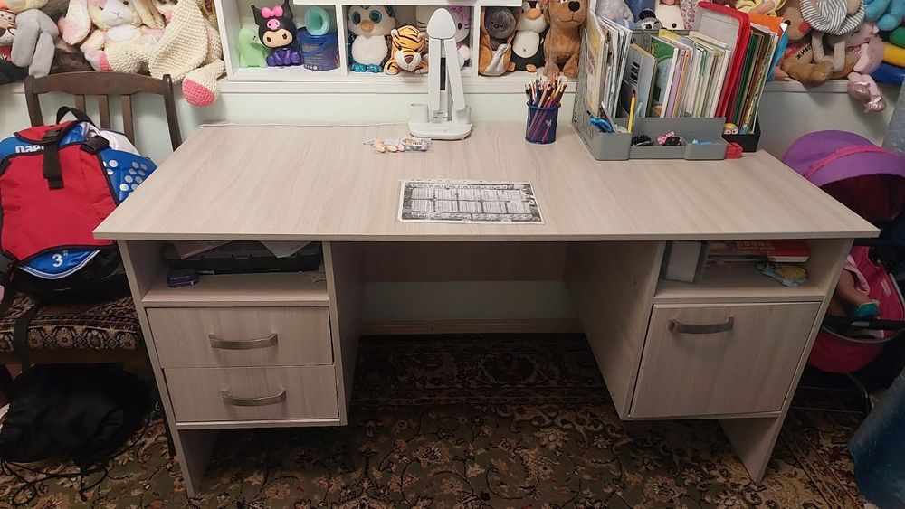 Продам письменный двухтумбовый стол