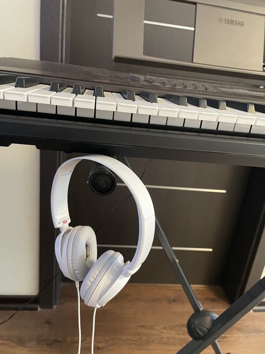 YAMAHA MUSIC-PSR-E360 Dark Walnut-синтезатор