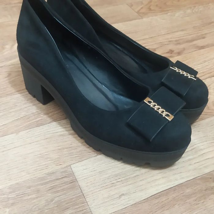 Продам ботинки и туфли