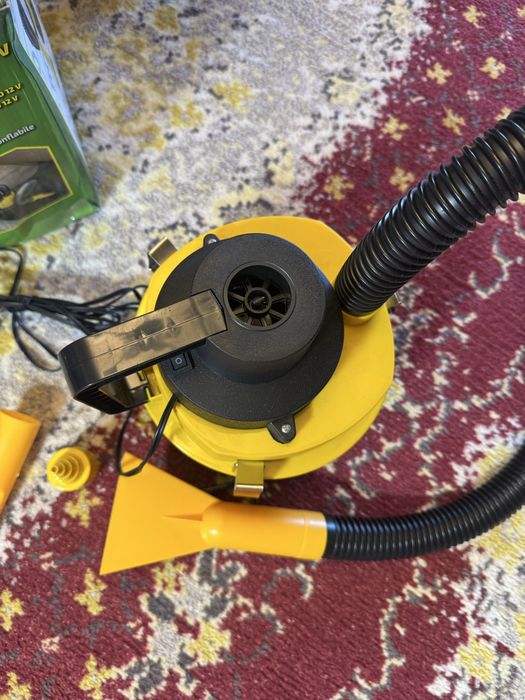 Aspirator auto 90W conectare in bricheta