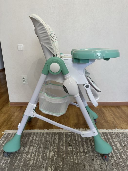 Продам детский столик для кормления