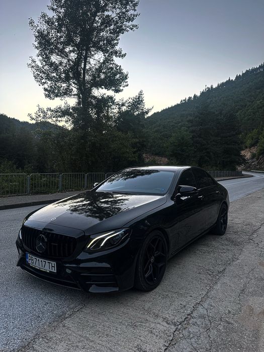 Mercedea-Benz E220