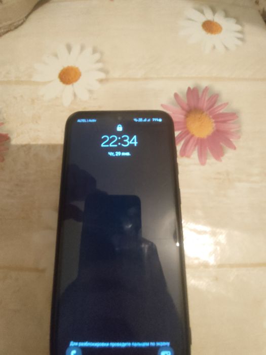 Продам телефоны.