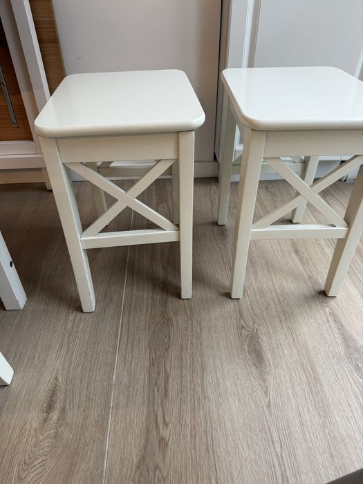 Scaune tip taburet