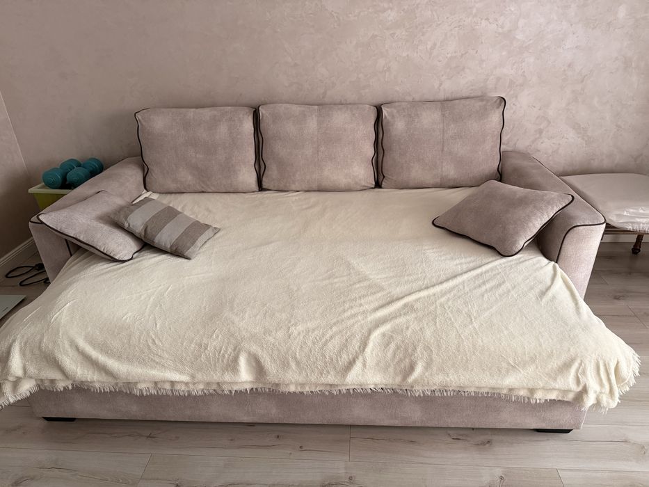 Продам диван в гостиную