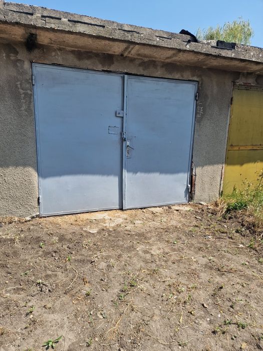 Давам гараж под наем