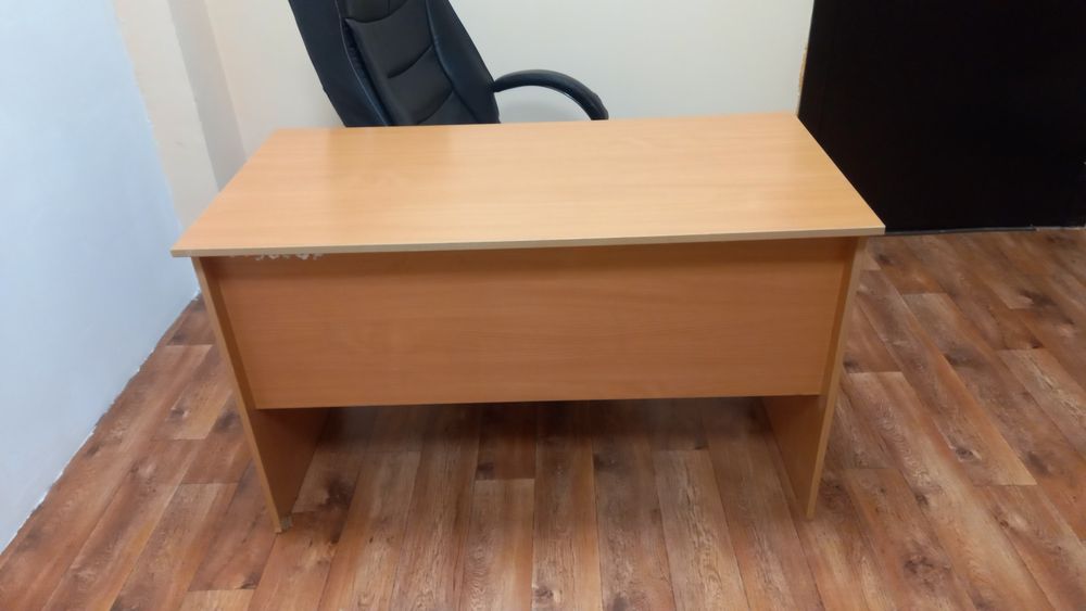 Стол письменный офисный