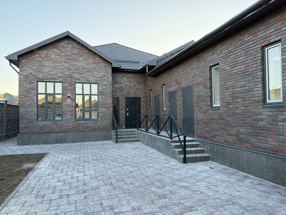 Пластиковые окна , двери и витражи