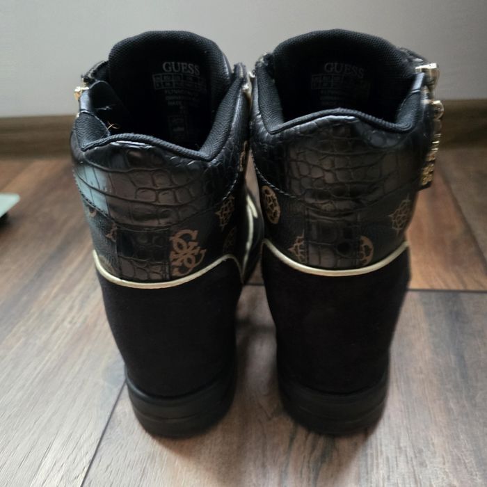 Два чифта сникърси обувки Guess