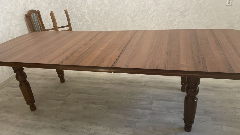 Продается стол 3м