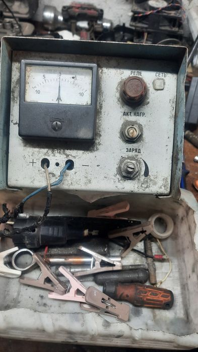 Продается зарятка советская