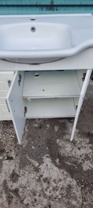 Раковина с тумбой