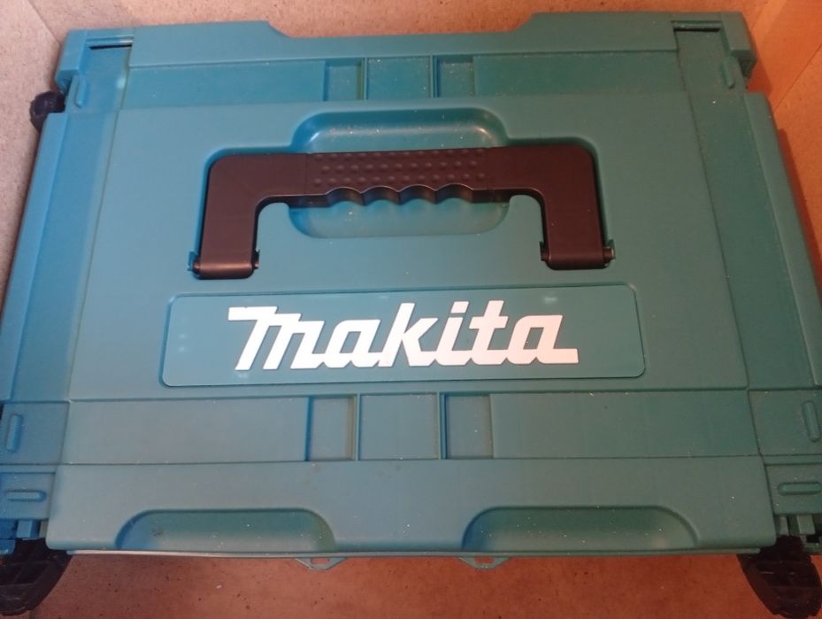 Продам набор Makita.