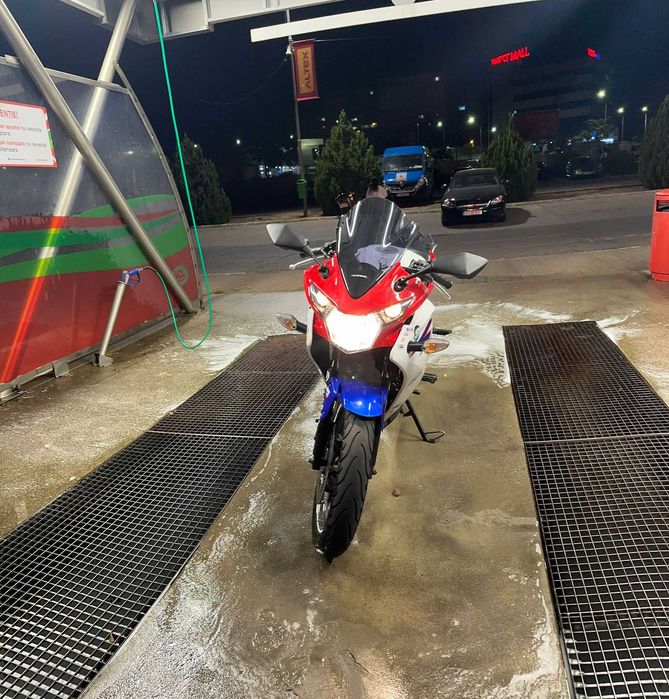 Vând Honda CBR 125 R, 2011, 49.700 KM, 1.900 euro negociabil
