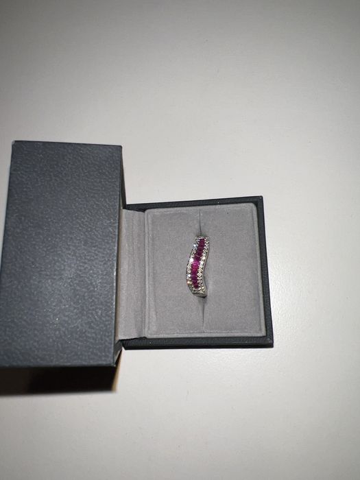 Пръстен с диаманти и рубини