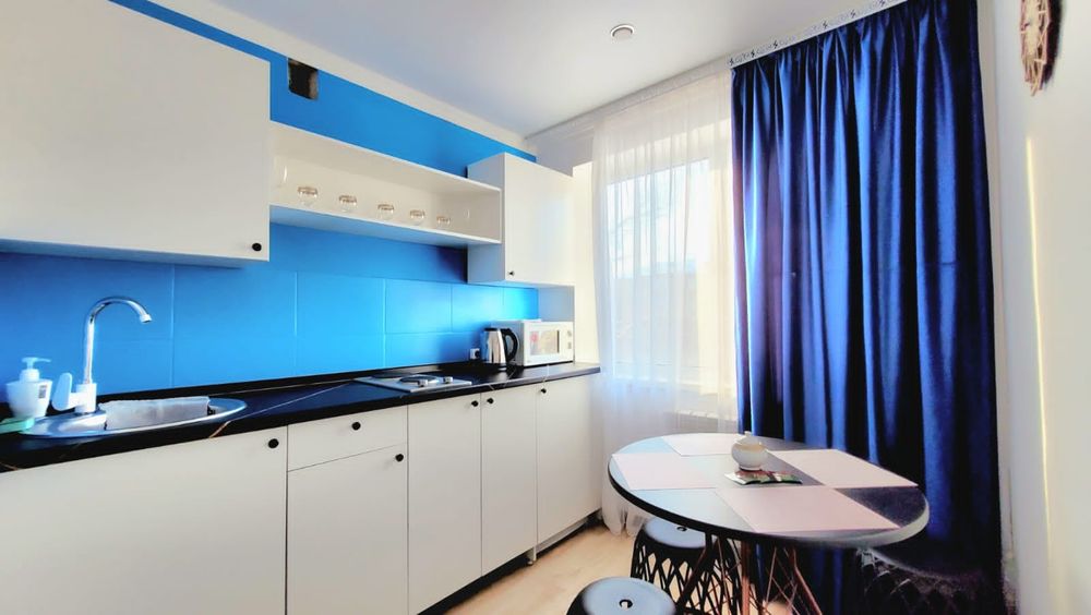 ЛЮКС  3 комн. Посут Почас.