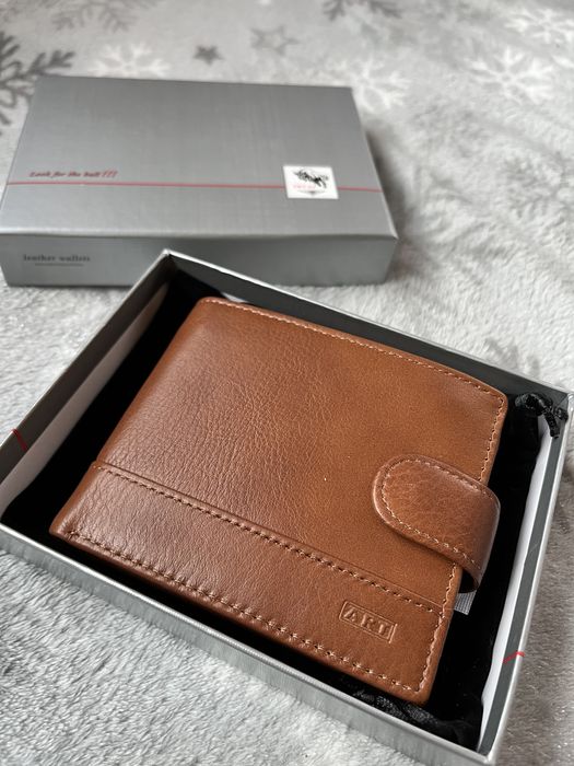 Чисто нов мъжки портфейл АРТ 93