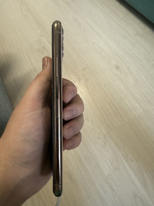 Iphone 11 pro max 64 gb gold