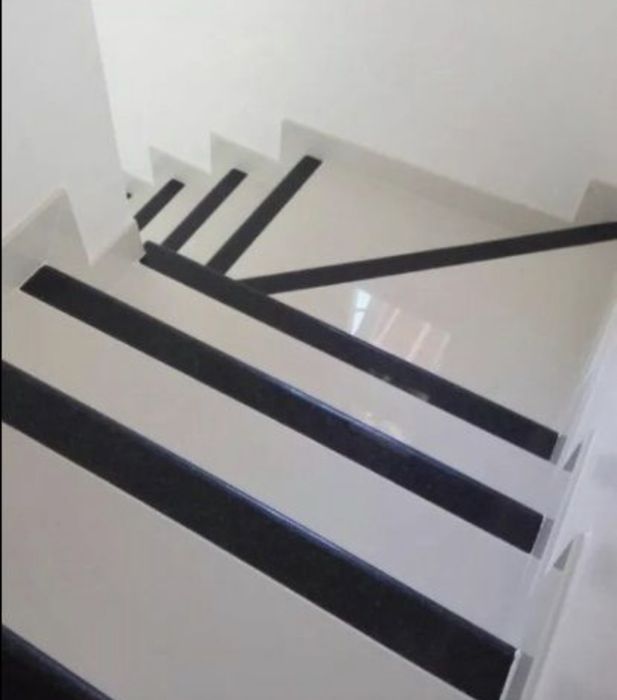 Scara Granit Negru Alb Craiova