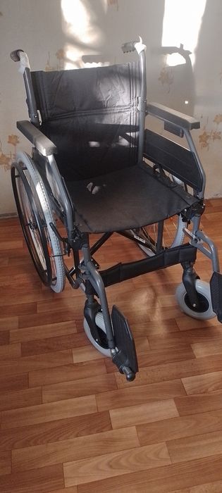 Коляска инвалидная новая