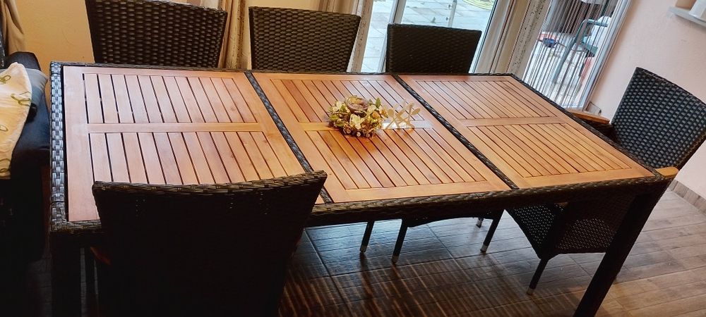 Продавам градински.ратанов комплект