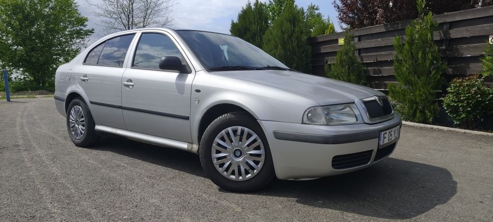 Skoda Octavia  1