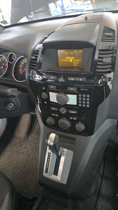 Opel Zafira B на части  2.2  бензин
