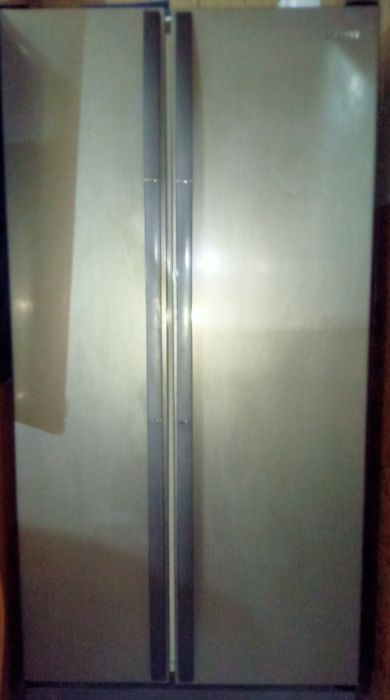 Холодильник Samsung