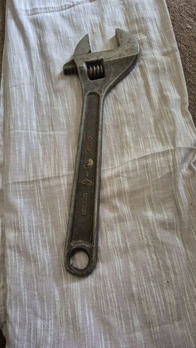 Разводной ключ 46