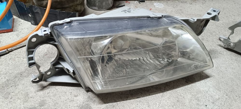 Фары Mazda premacy