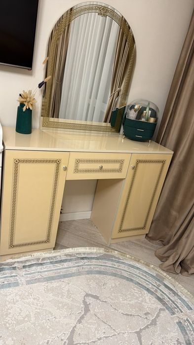 Продам спальный гарнитур