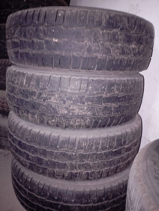 Продам резину 215/60R17C