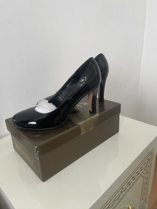 Продам туфли жана килмеген