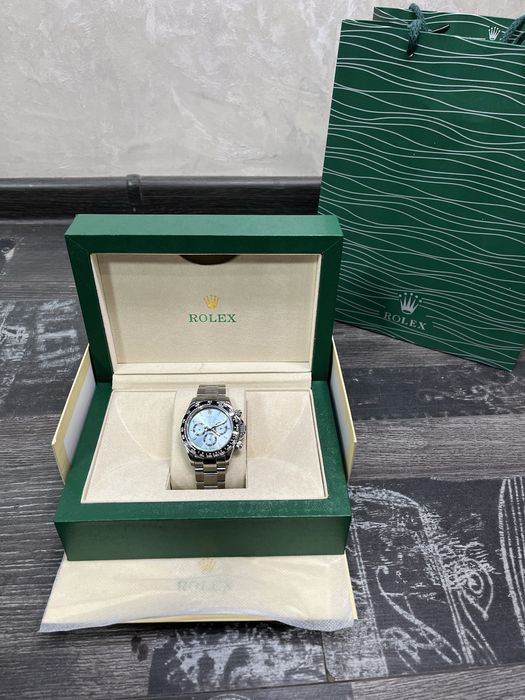Продавам мъжки часовник Rolex Daytona
