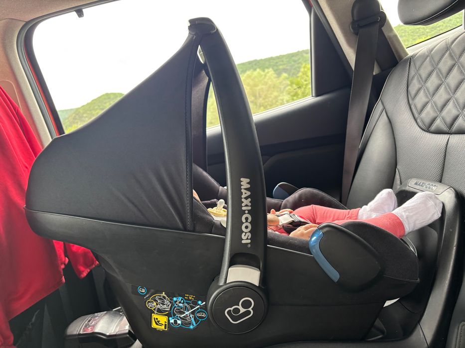 Стол за кола Maxi-Cosi Pebble Pro i-Size Essential Black