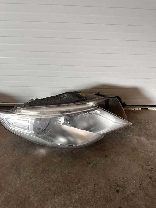 Far stanga dreapta halogen VW Passat CC