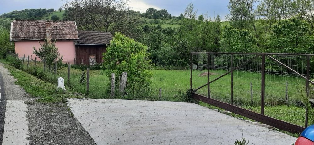 Teren inravilan Savadisla 750mp.